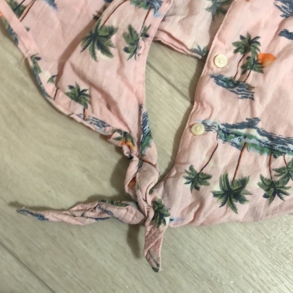 2T Hawaiian , tie front, button down shirt - Picture 4 of 5